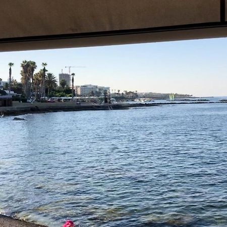 Central Pool-Side 2 Bedroom Apartment In Paphos מראה חיצוני תמונה